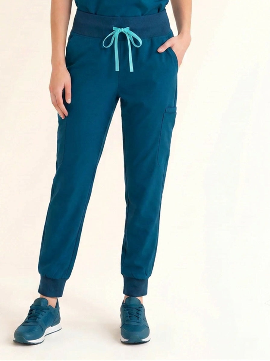 Women Rune Pro Scrub Pant