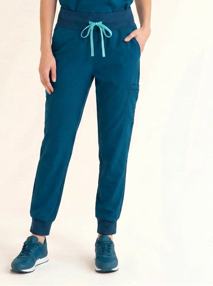 Women Rune Pro Scrub Pant