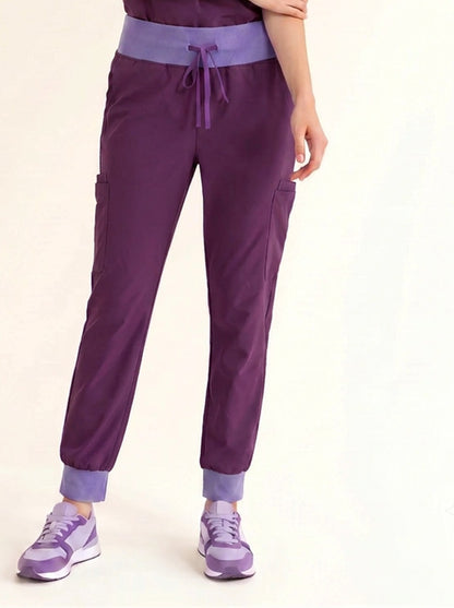 Women Rune Pro Scrub Pant