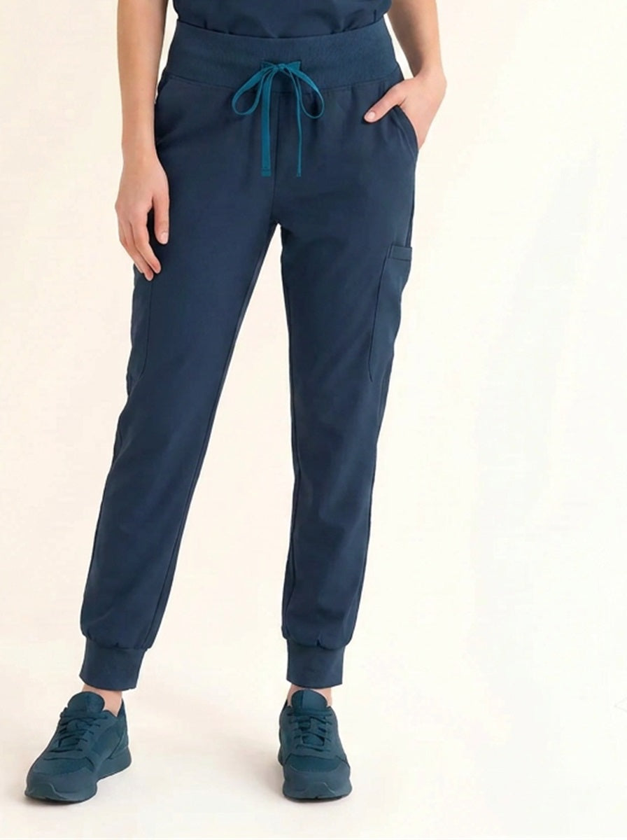 Women Rune Pro Scrub Pant